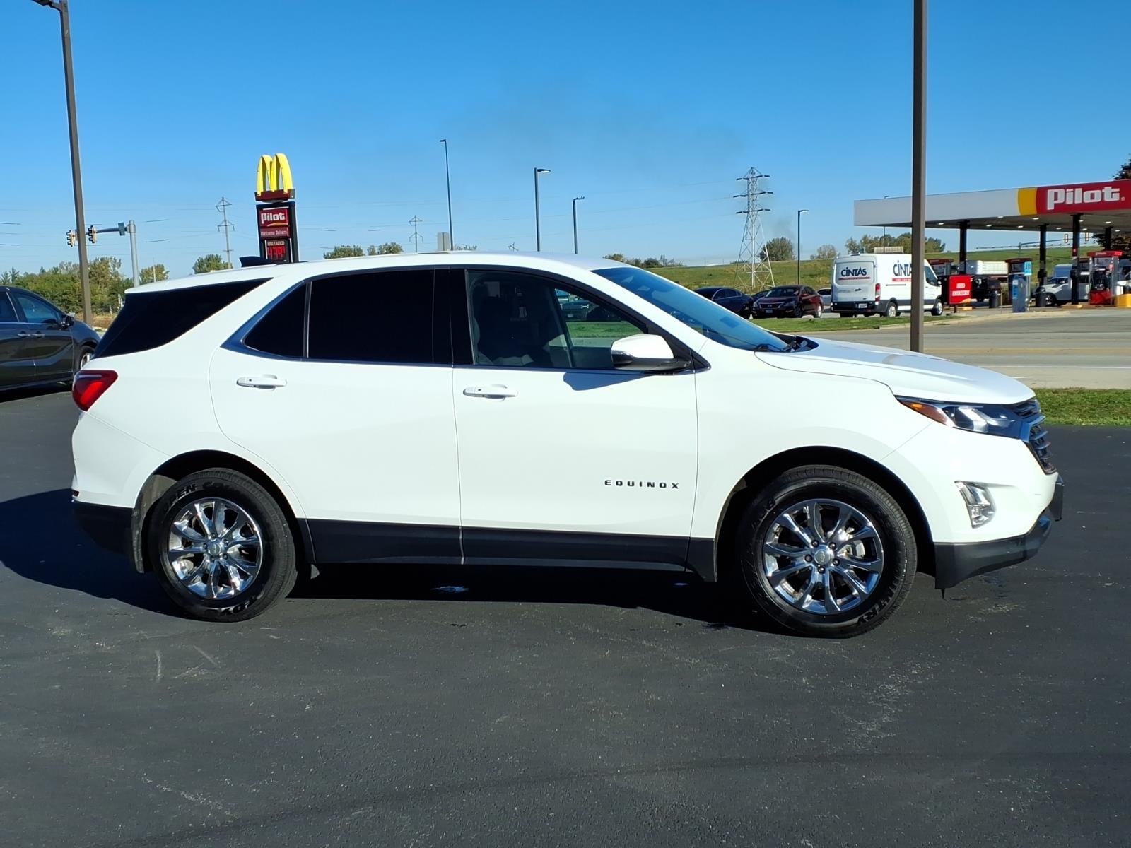 Used 2018 Chevrolet Equinox LT with VIN 2GNAXJEV5J6230515 for sale in Forsyth, IL