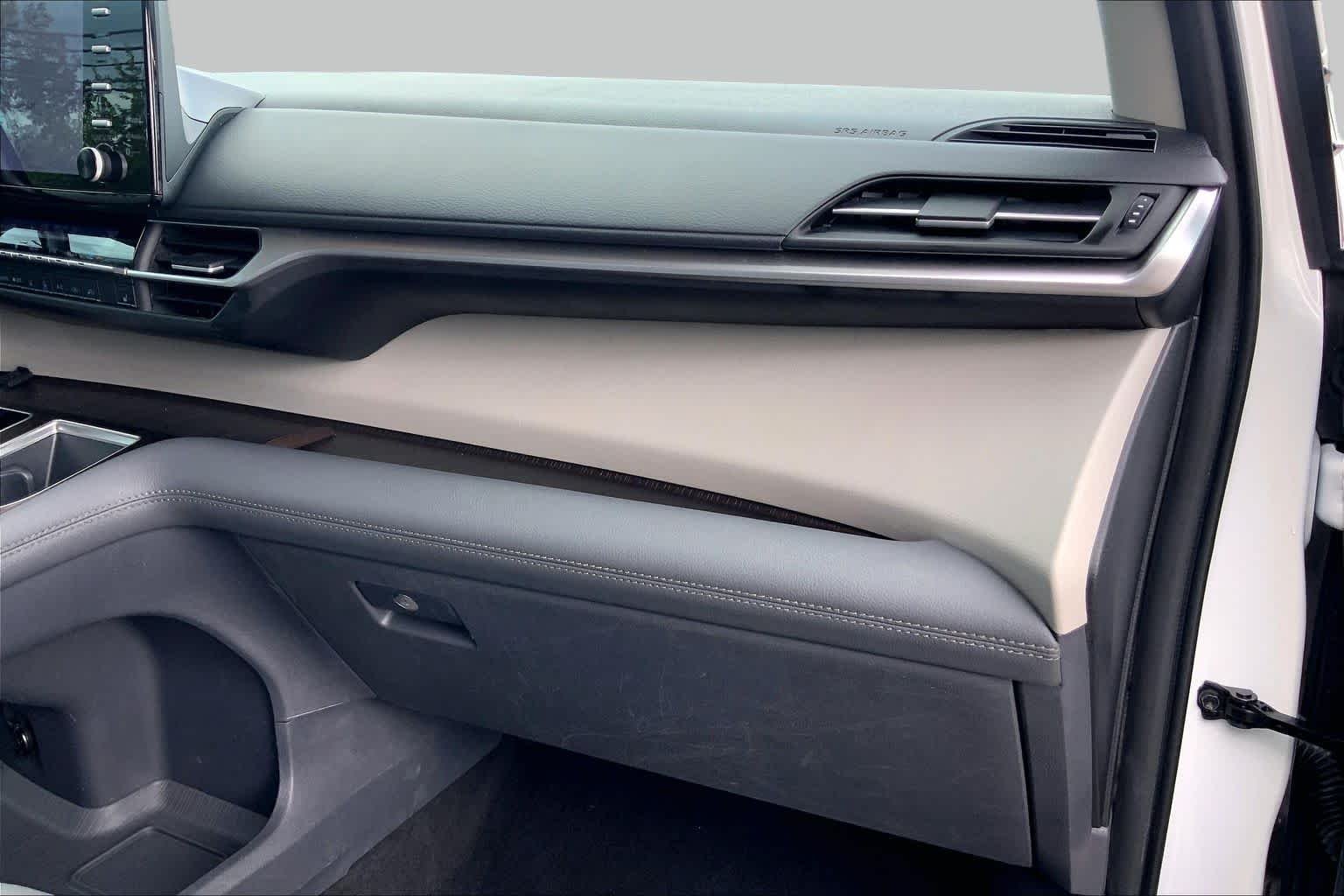 Used 2022 Wind Chill Pearl Toyota XLE image 18