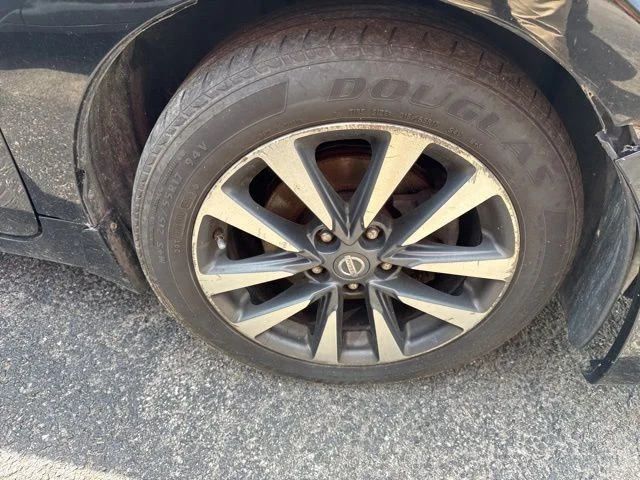 Used 2016 Black Nissan 2.5 SV image 10