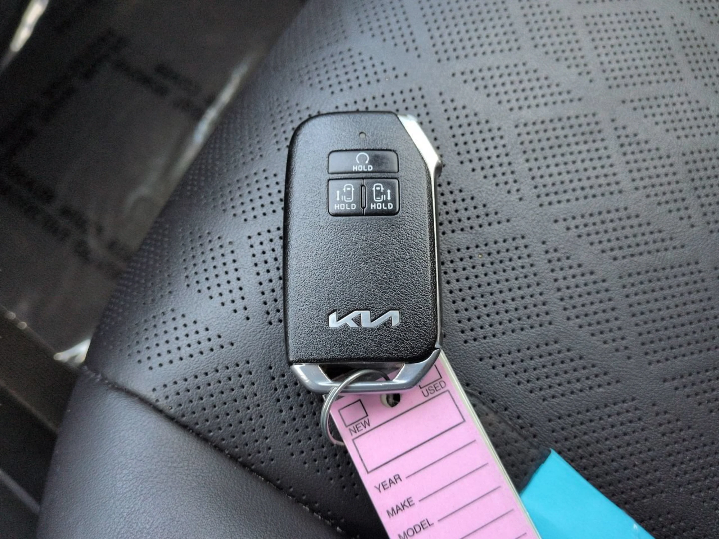 2024 Kia Carnival LX Seat Pkg - Photo 35