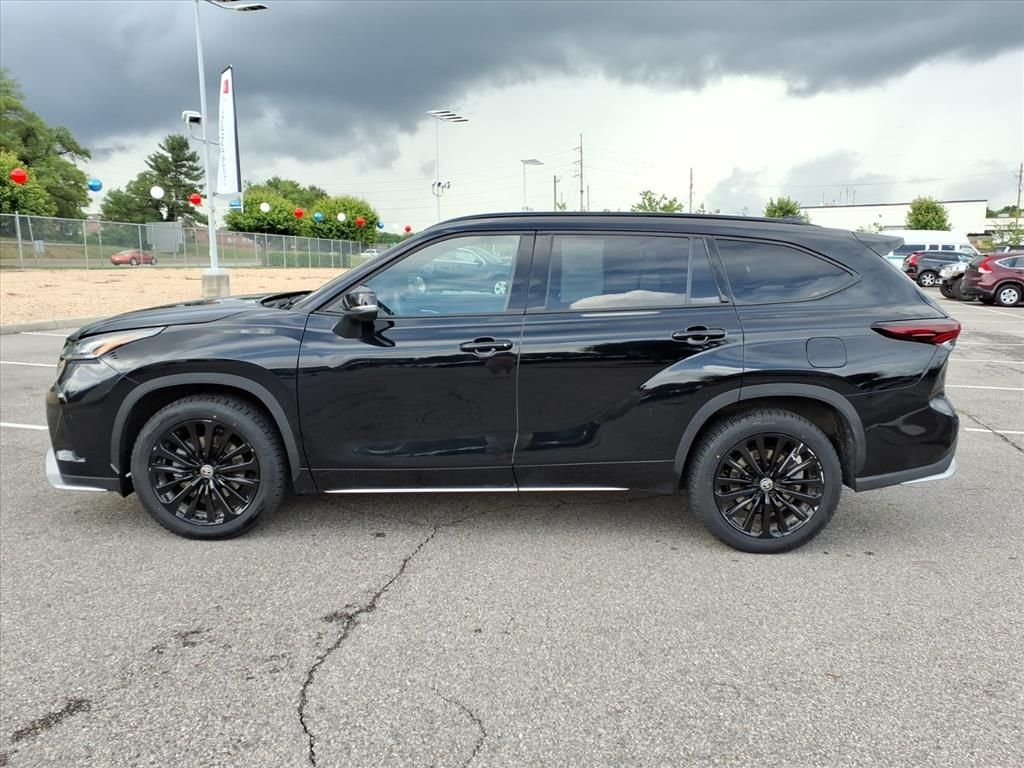 2025 Toyota Highlander LE - Photo 8