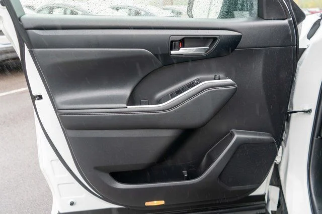 Used 2022 Beige Toyota XSE image 21