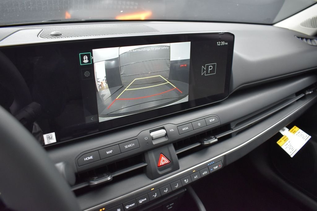 New 2026 Snow White Pearl Kia LXS image 11
