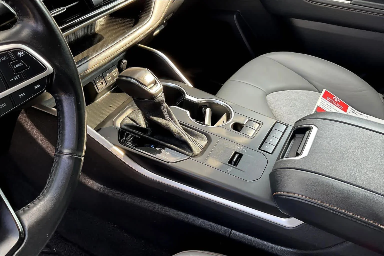 Used 2022 Wind Chill Pearl Toyota Hybrid Bronze Edition image 17