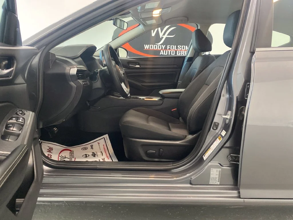 Used 2025 Gray Nissan 2.5 SV image 11