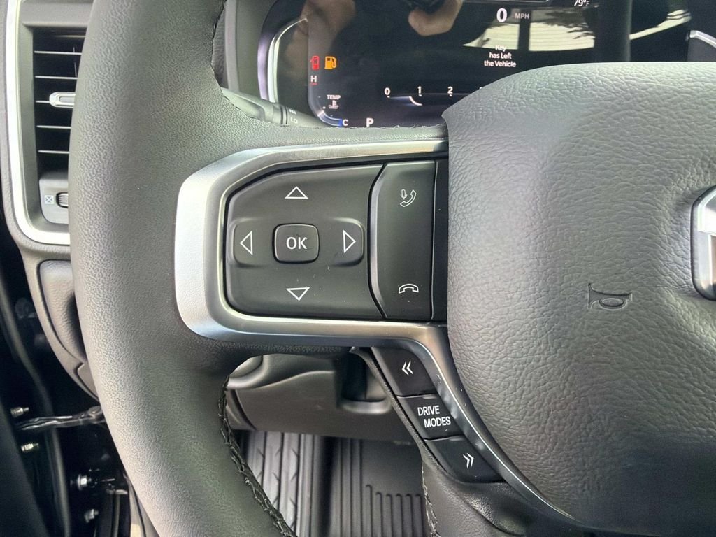 New 2026 Diamond Black Crystal Pearl-Coat Exterior Paint RAM Big Horn/Lone Star image 25
