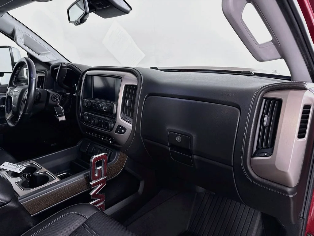 Used 2019 Red Quartz Tintcoat GMC Denali image 29