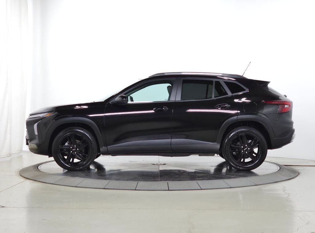 Used 2025 Mosaic Black Metallic Chevrolet ACTIV image 5