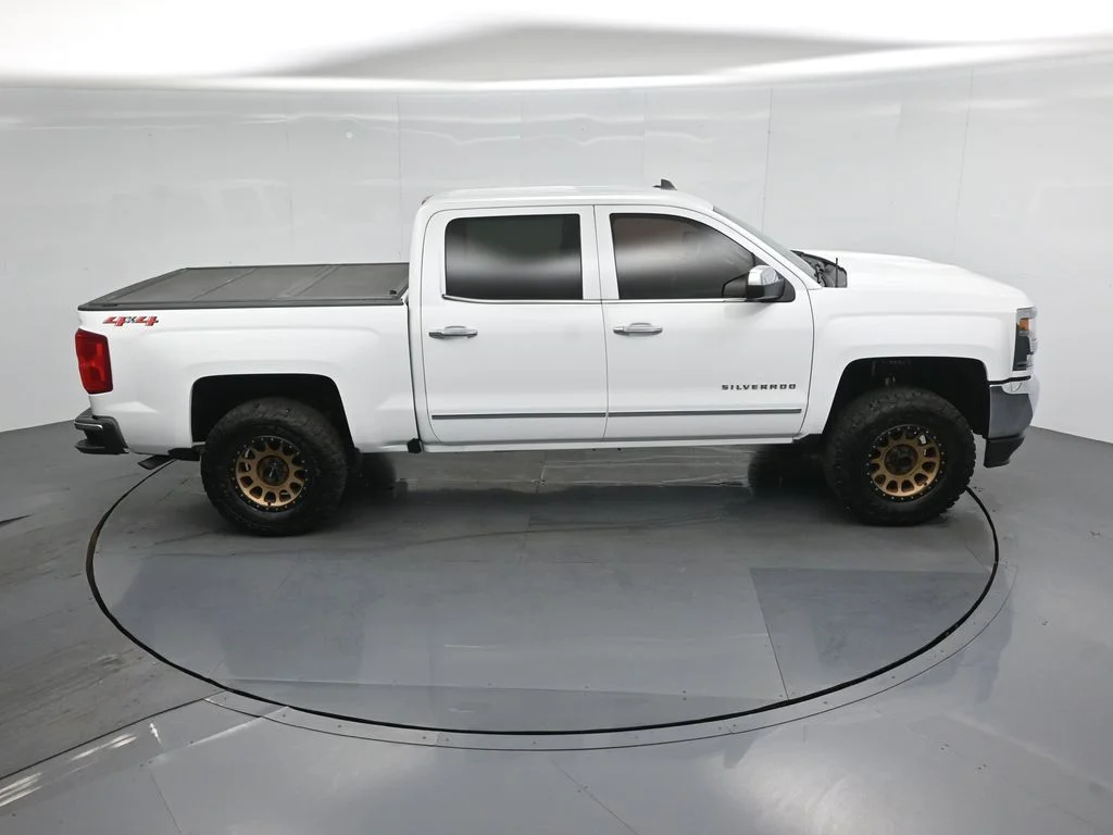 Used 2018 White Chevrolet LTZ image 36