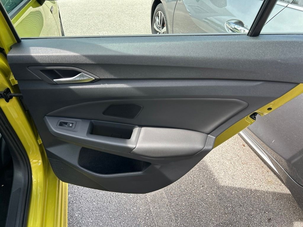 Used 2022  Volkswagen Autobahn image 48