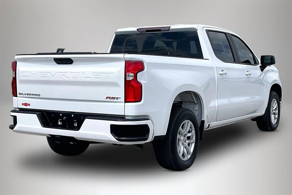 Used 2022 White Chevrolet RST image 5