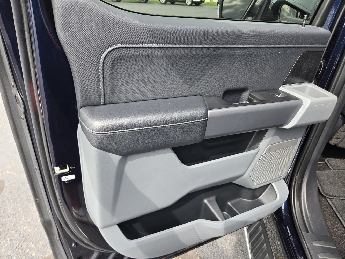 Used 2022 Antimatter Blue Metallic Ford XLT image 34