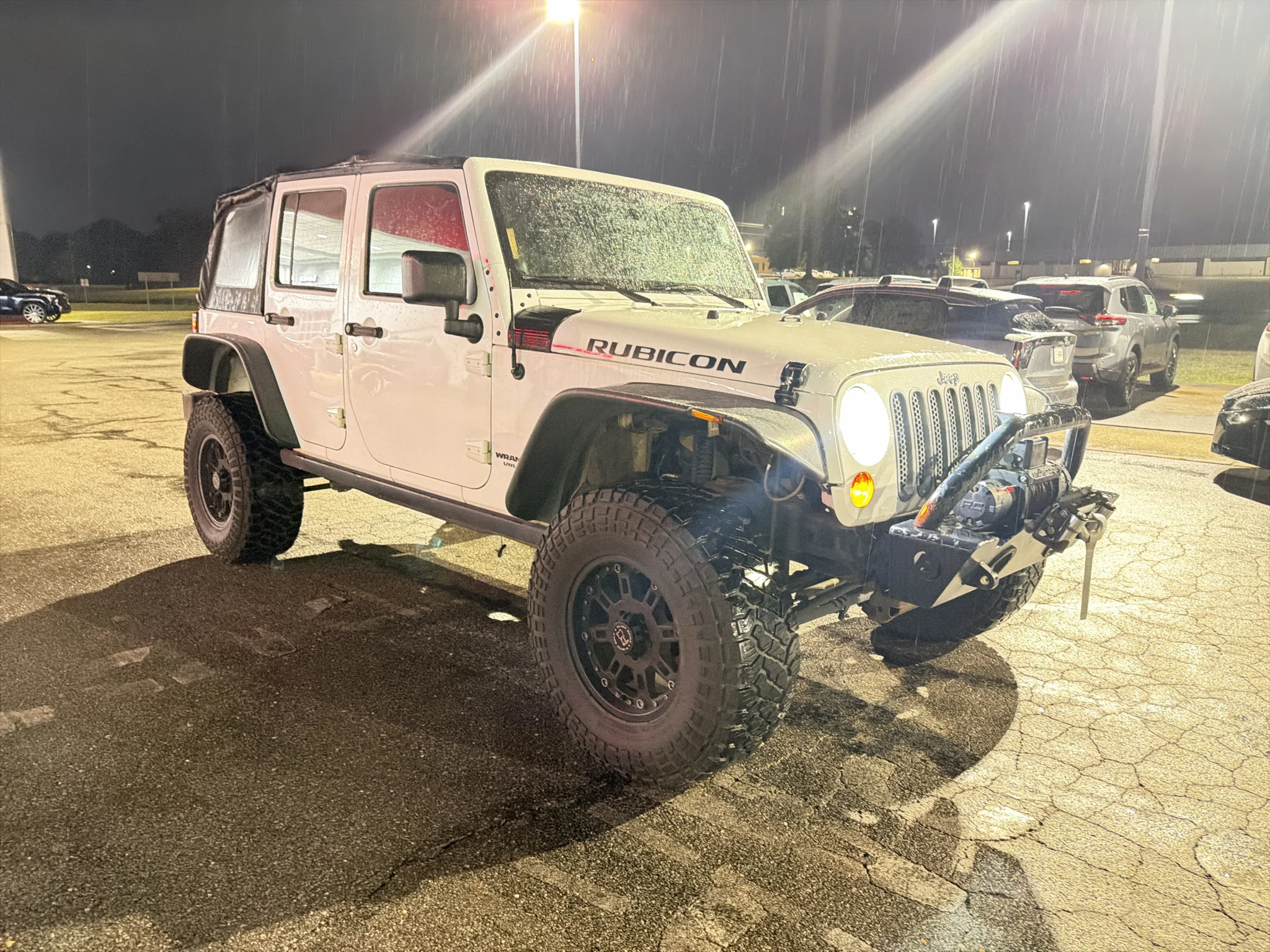 Used 2011 Bright White Clearcoat Jeep Rubicon image 2