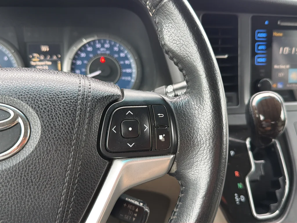Used 2016 Black Toyota XLE image 17