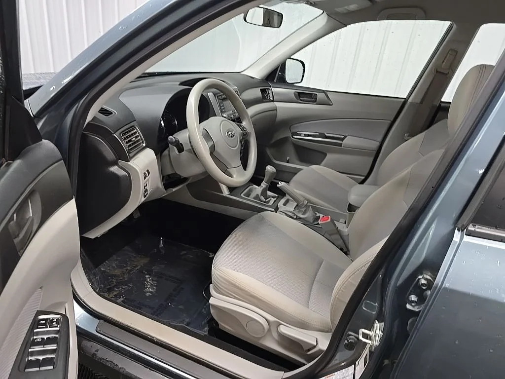 Used 2011 Sage Green Metallic Subaru 2.5X image 27