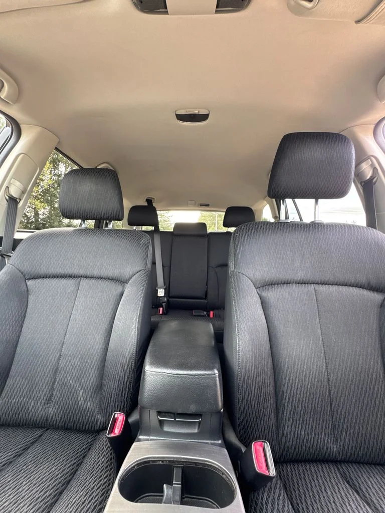 Used 2011 Silver Subaru 2.5i Premium image 21