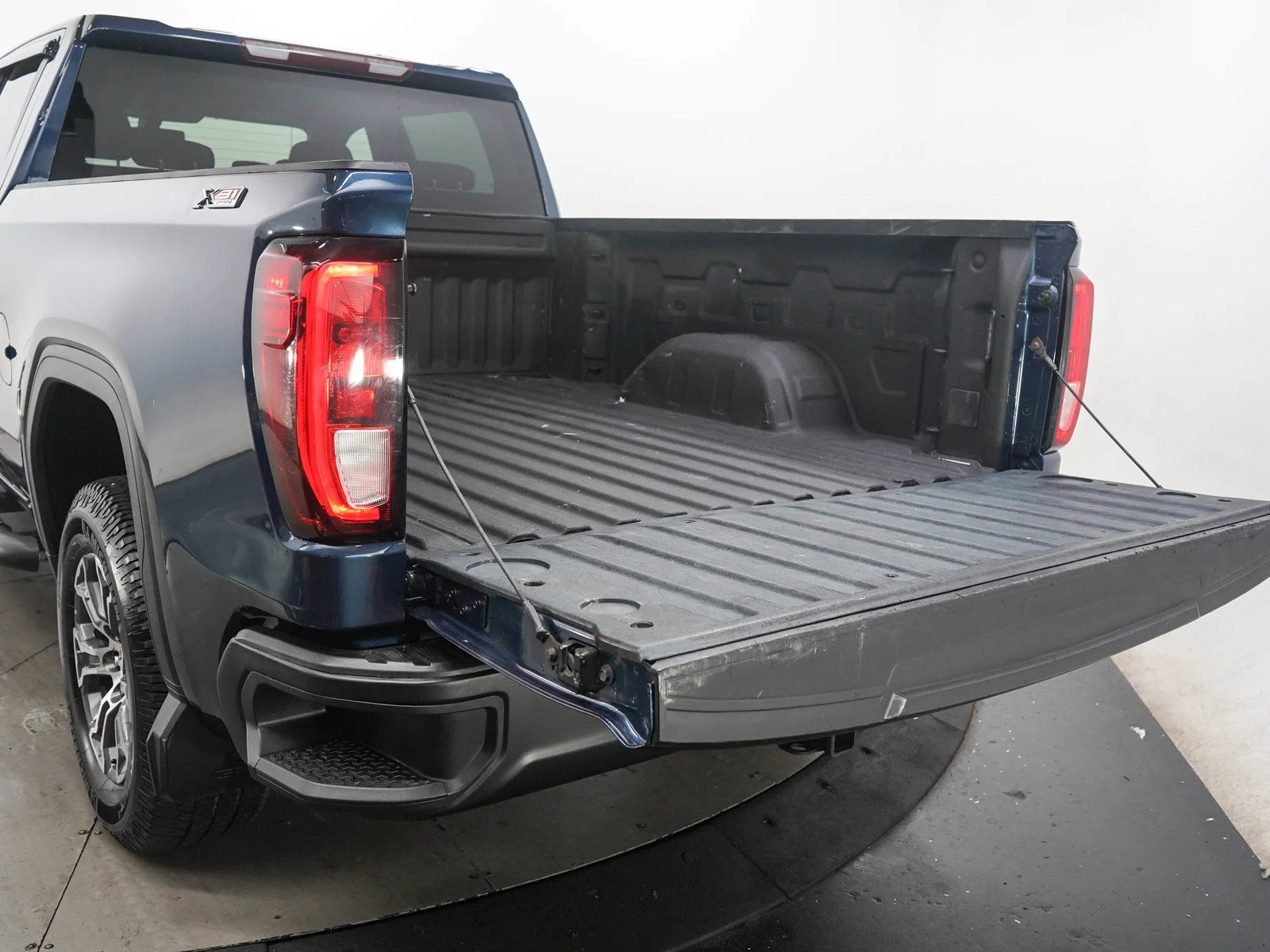 Used 2019  GMC  image 9