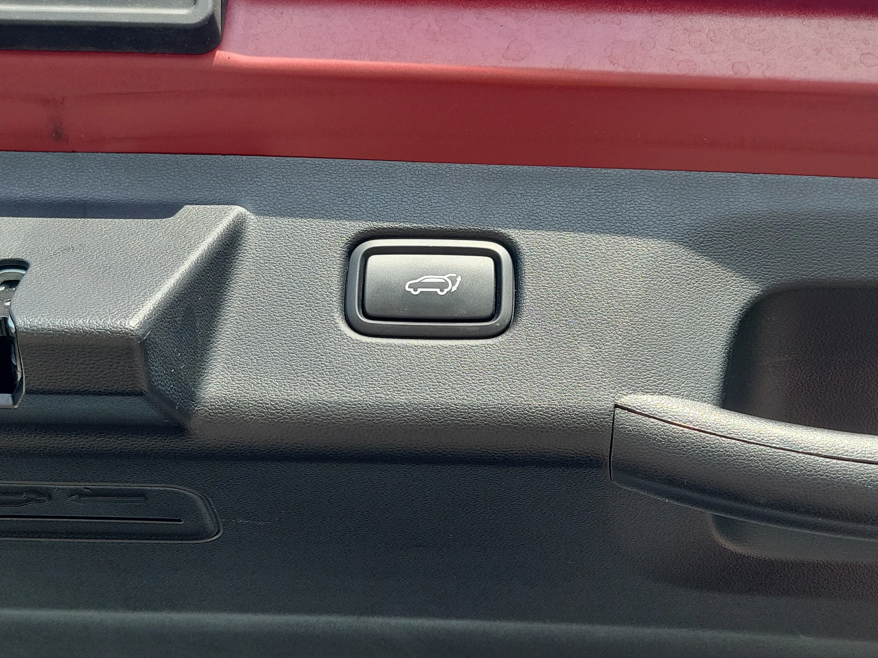 Used 2025 Ultimate Red Hyundai SEL image 10