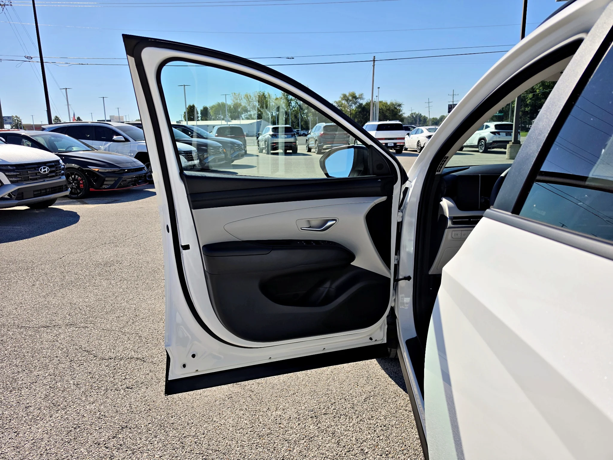New 2026 Serenity White Pearl Hyundai SEL Plus image 18