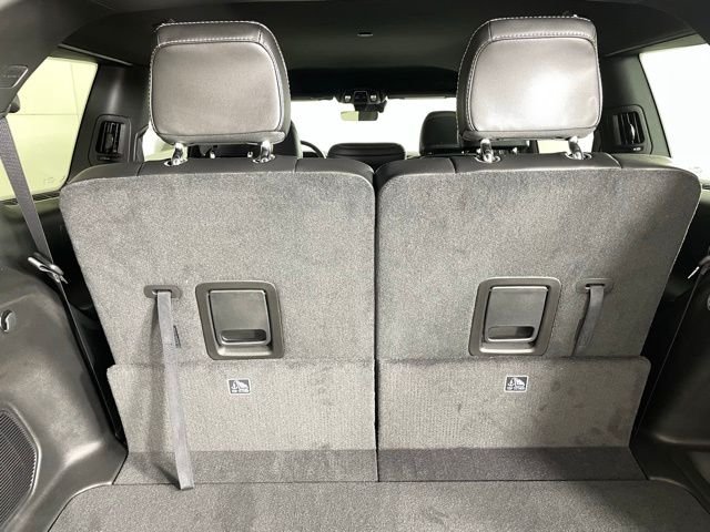 New 2025 Bright White Clear-Coat Exterior Paint Jeep Limited image 19