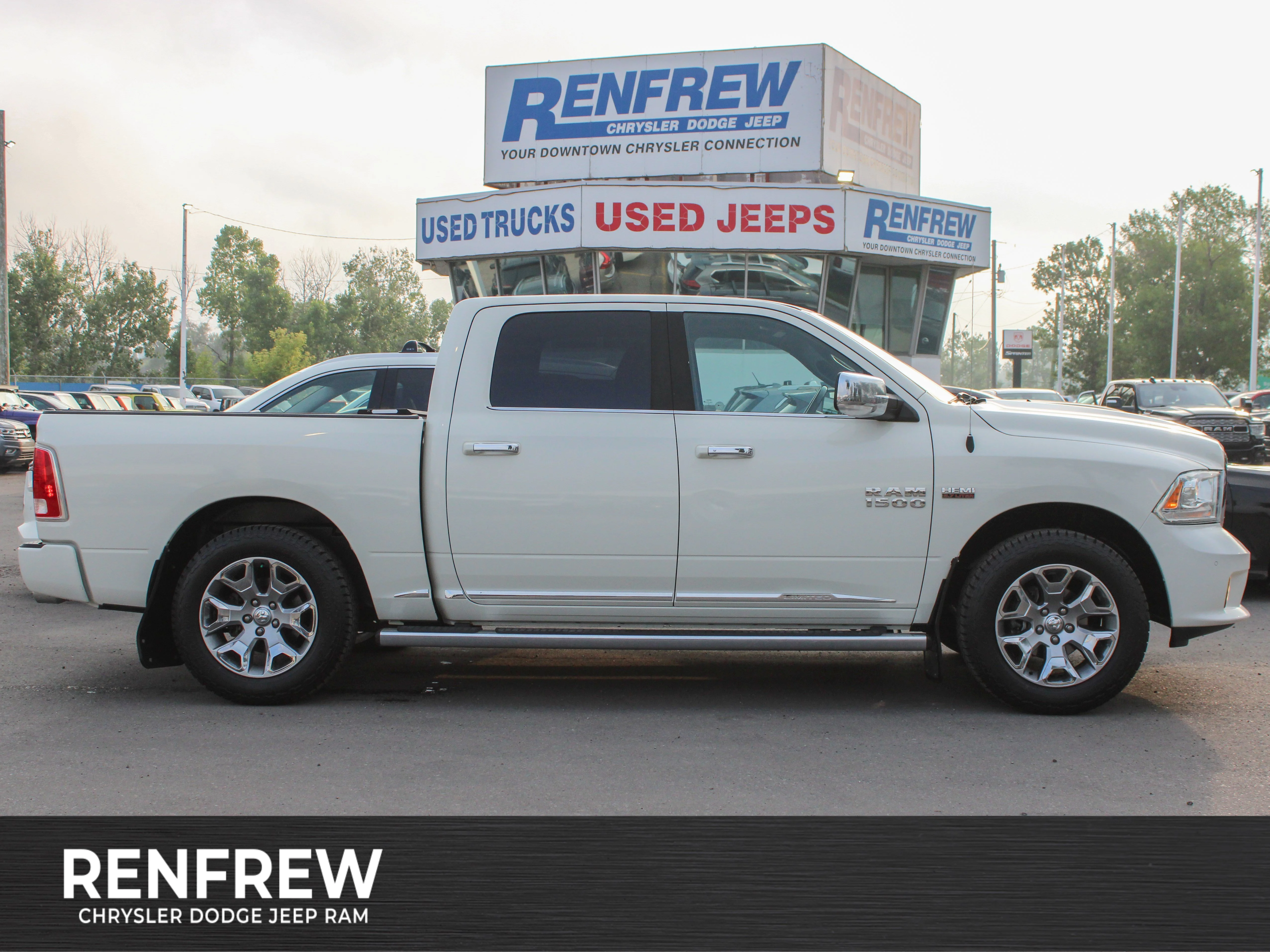 Used 2016 White RAM Limited* | 5.7L V8 | Leather | Heated & Cooled Seats | Sunroof image 1