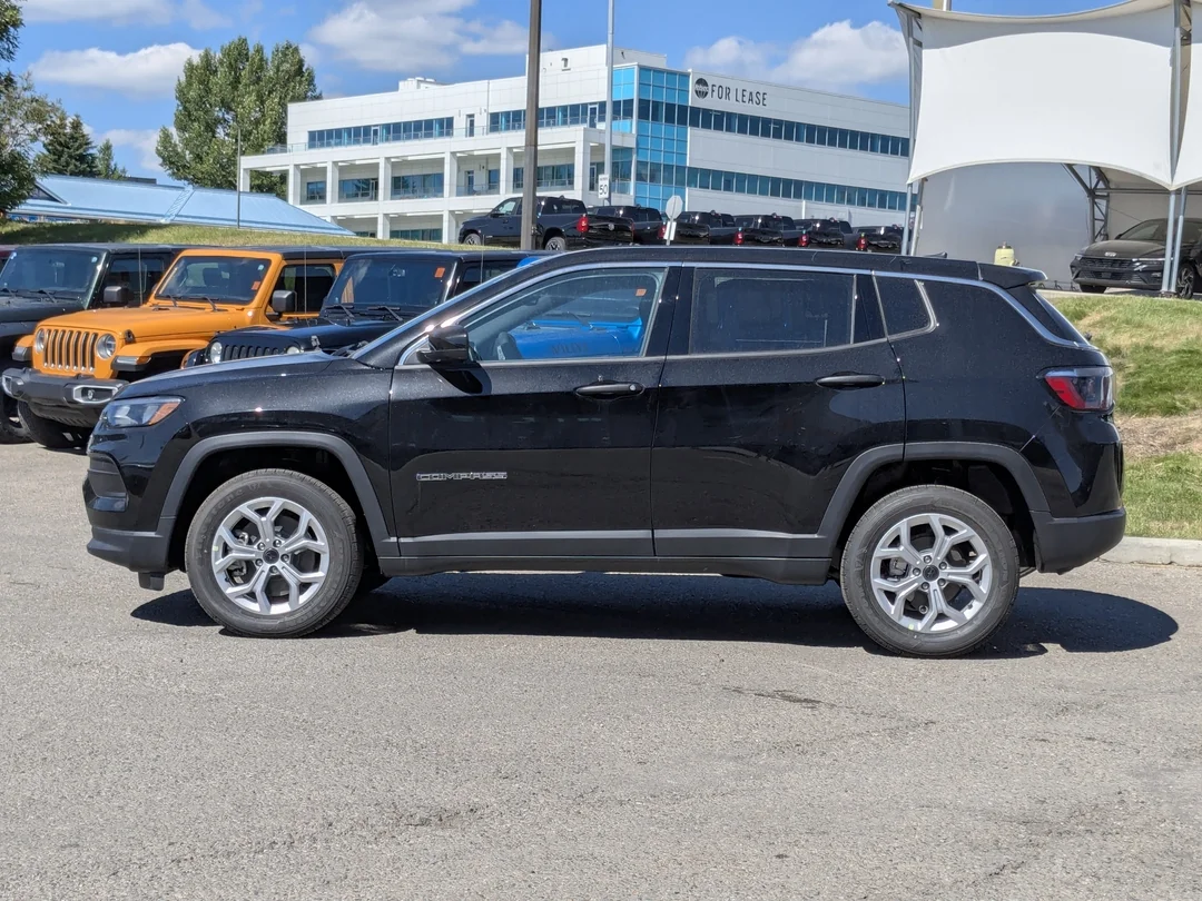New 2025 Black Jeep Sport - - 4x4 - 4.99% O.A.C - Heated Seats & More! image 5