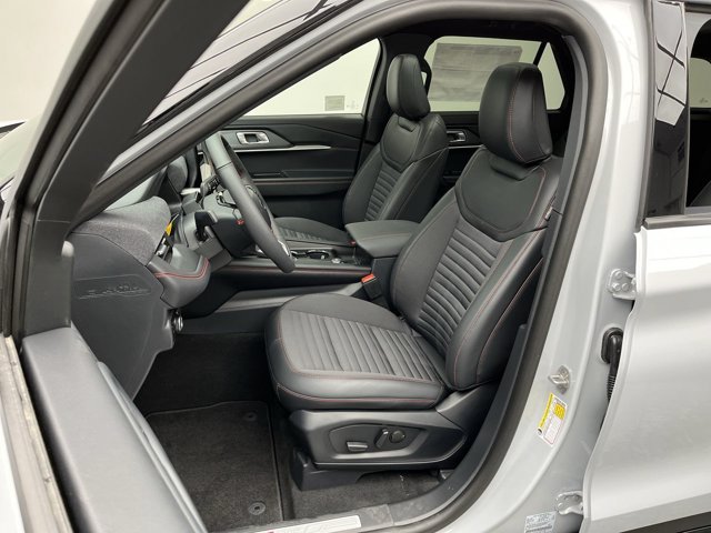Used 2026 Space White Metallic Ford ST-Line image 11