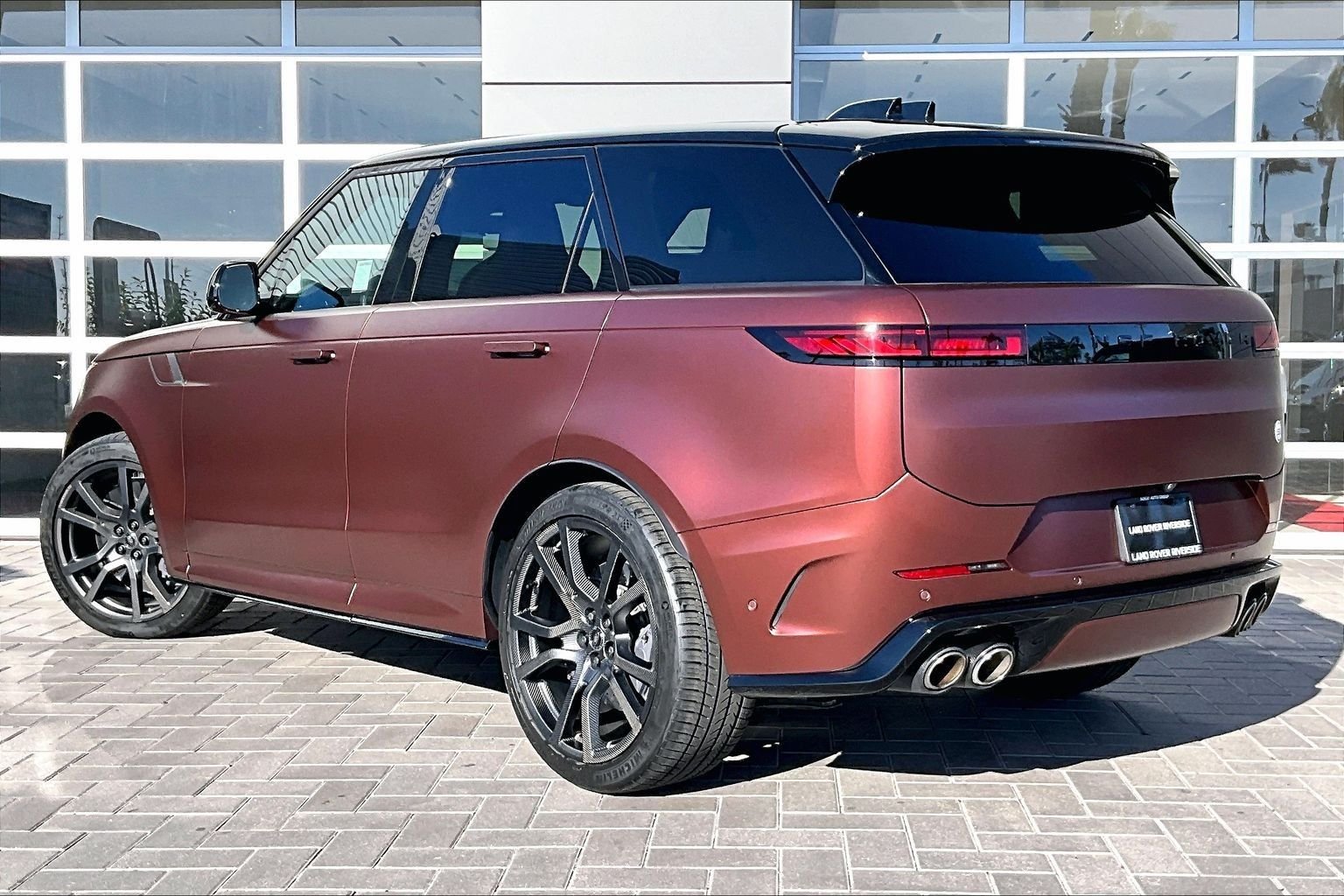 Used 2025 Brown Land Rover SV Edition Two image 12