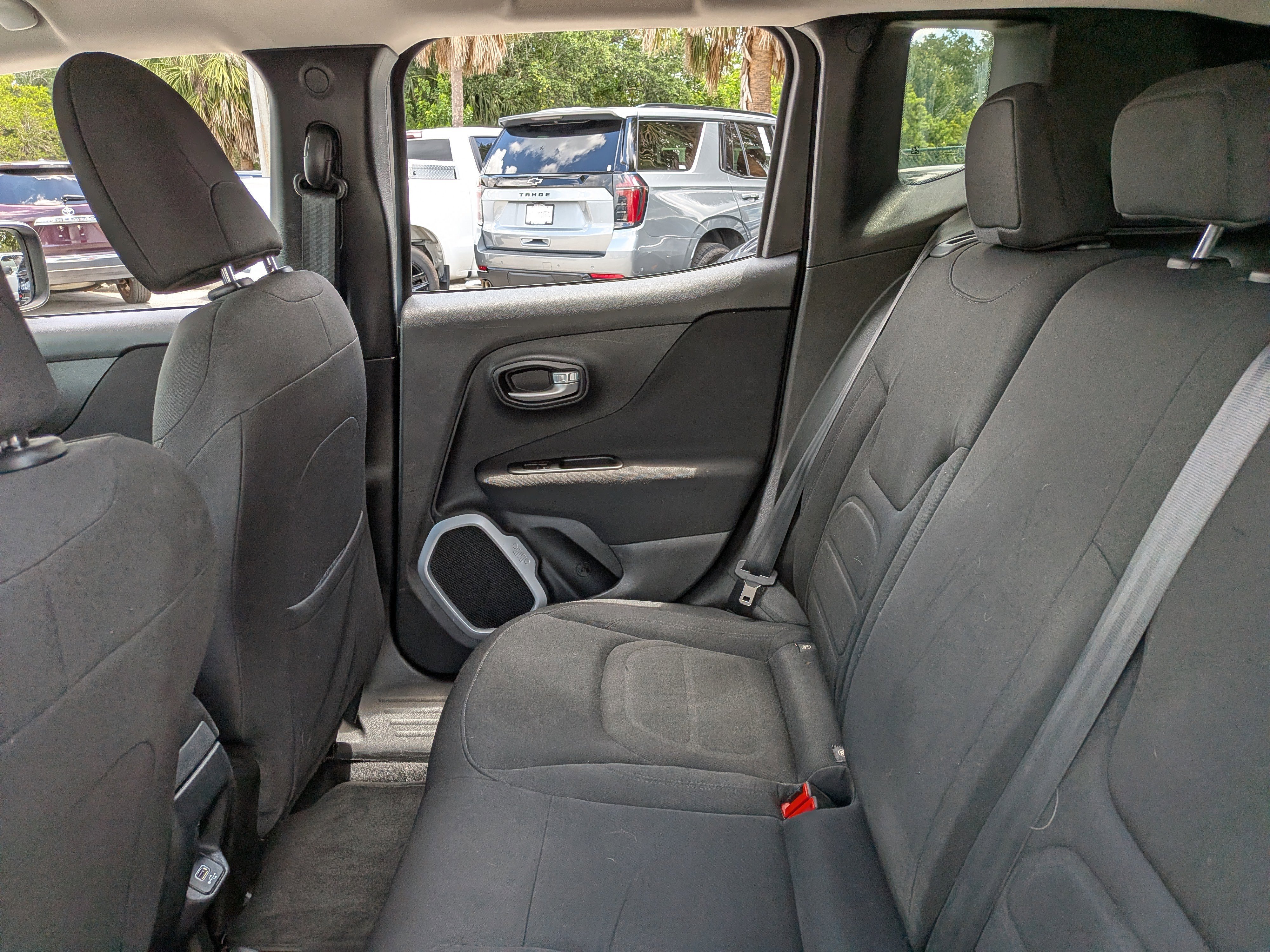 Used 2018 Anvil Jeep Latitude image 14