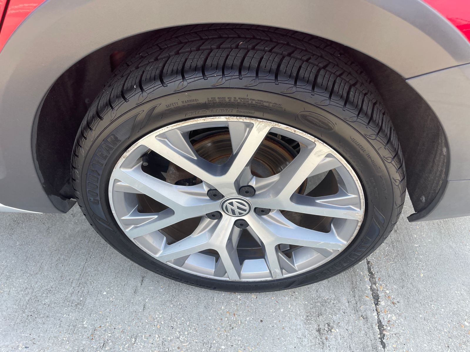 Used 2017 Red Volkswagen TSI SEL image 13