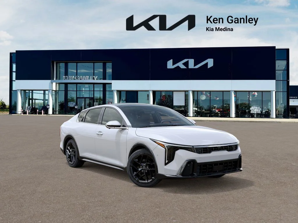 2025 Kia K4 GT-Line Turbo - Photo 8
