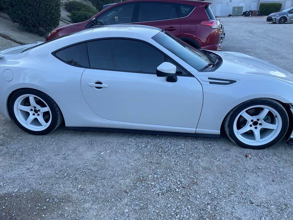 Used 2013 Satin White Pearl Subaru Limited image 5