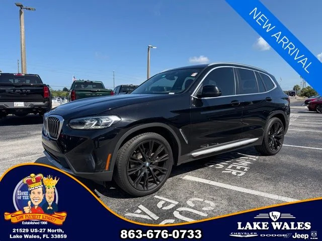 Used 2022 Black BMW sDrive30i image 3