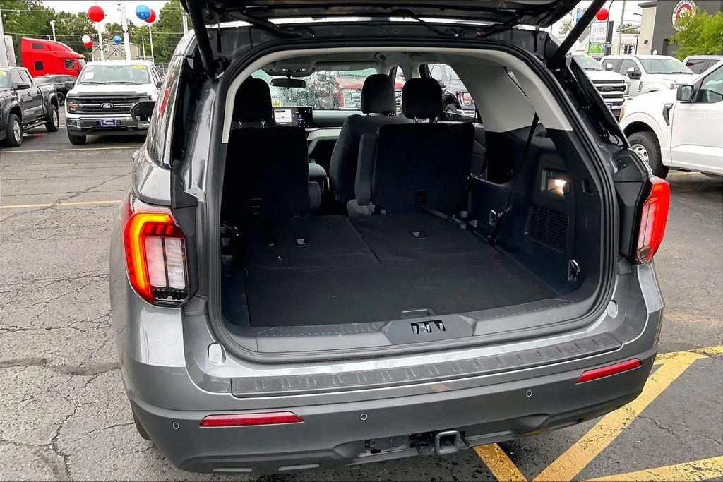 New 2026 Carbonized Gray Metallic Ford Active image 28