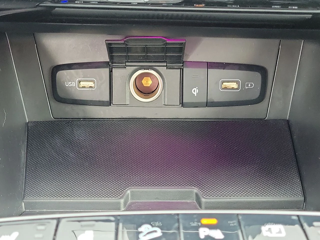 Used 2024 Black Hyundai Limited image 19