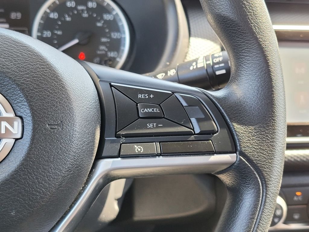 Used 2022 White Nissan S image 25