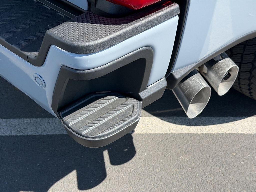 New 2026 Glacier Gray Metallic Tri-Coat Ford F-250® Lariat® image 10