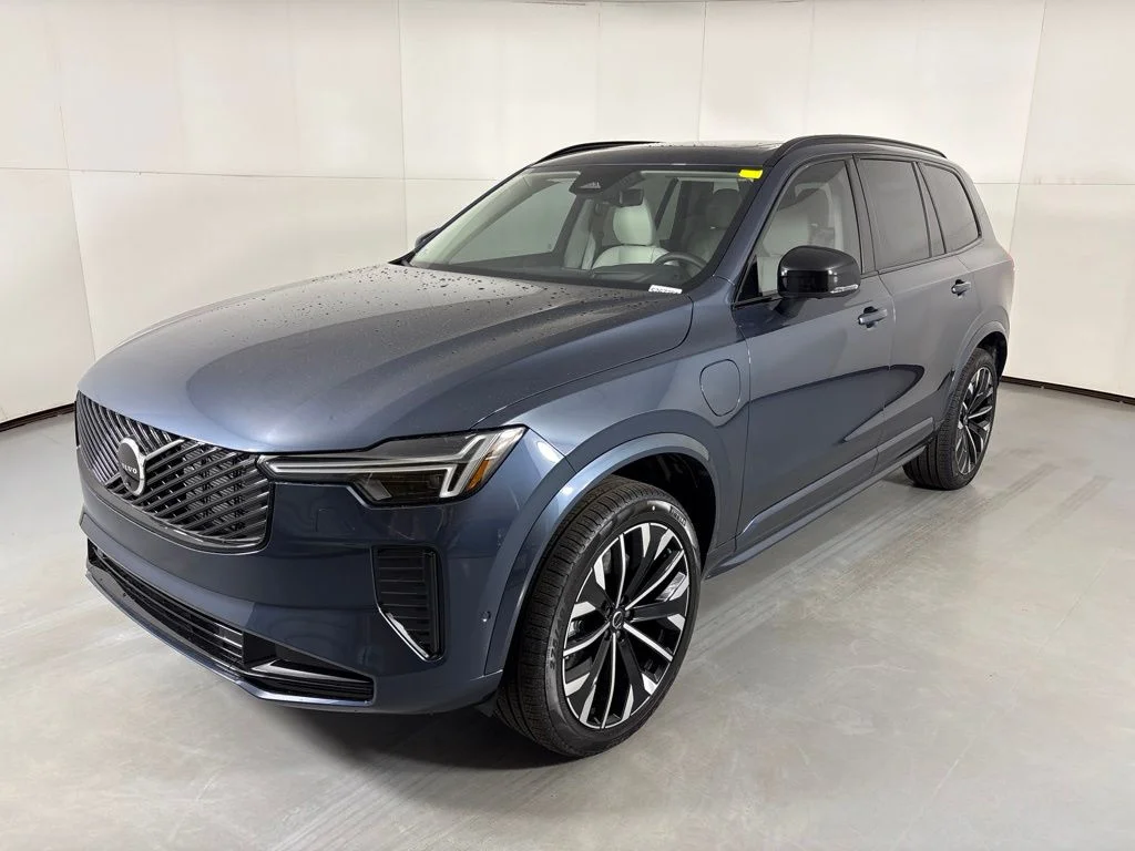 New 2026 Blue Volvo T8 Ultra image 4