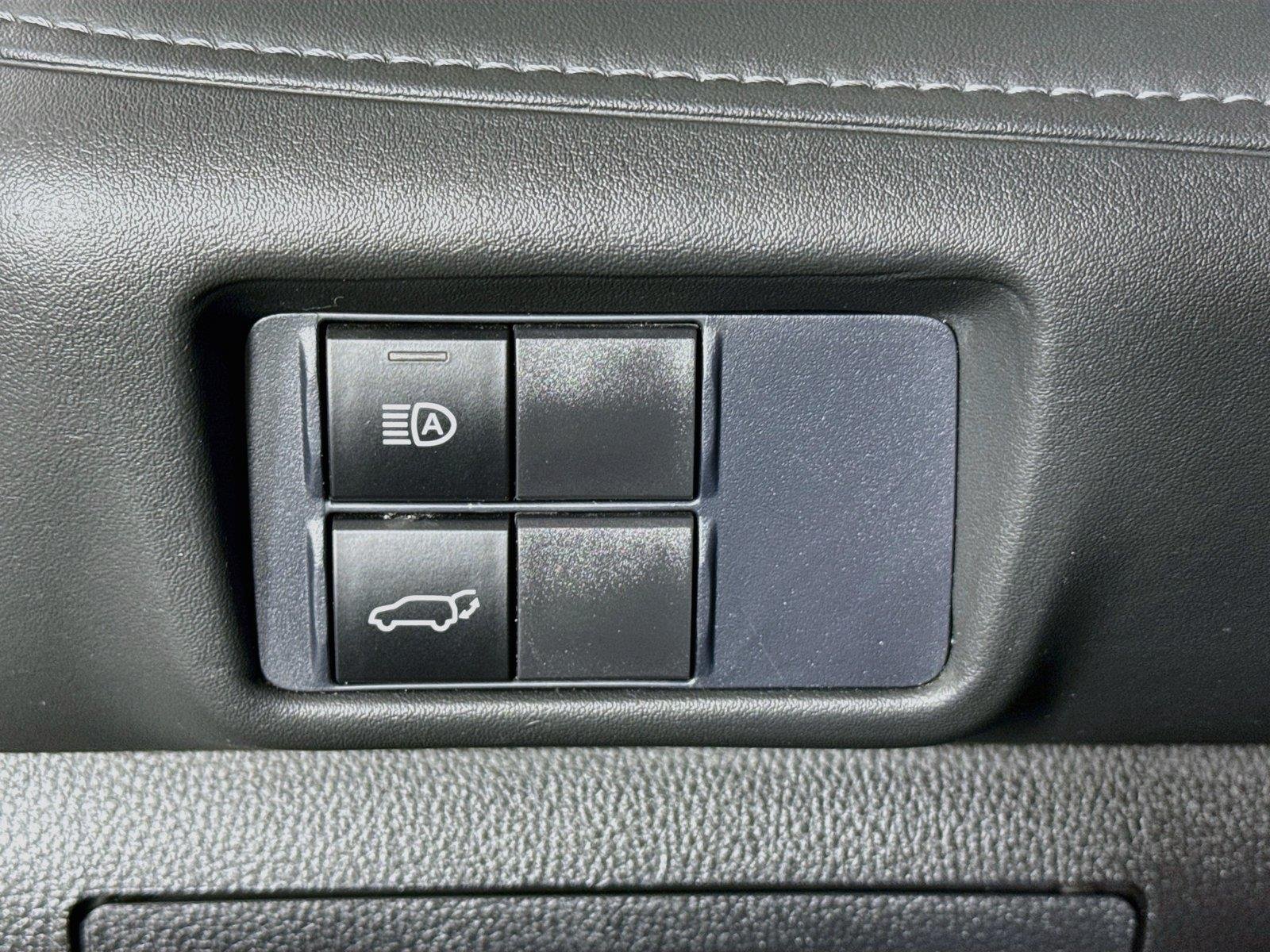Used 2021 Midnight Black Metallic Toyota XLE image 15
