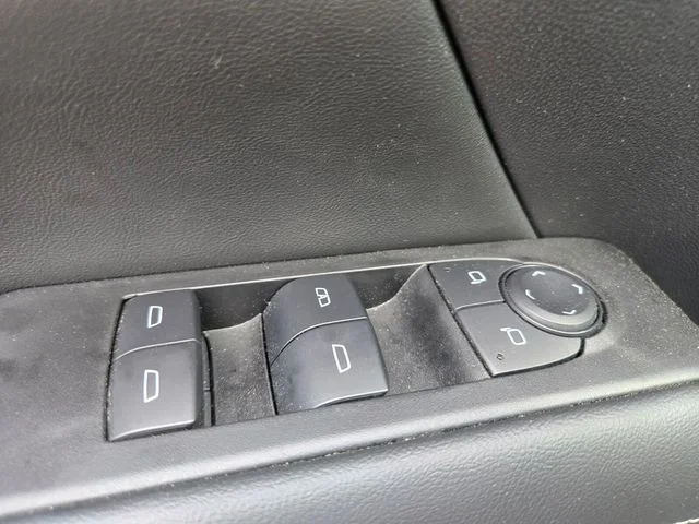Used 2025 White GMC Elevation image 36