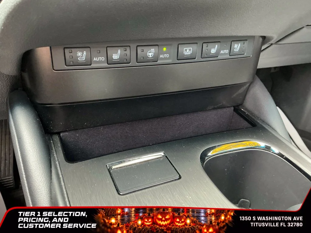 Used 2024 White Lexus 350 image 39