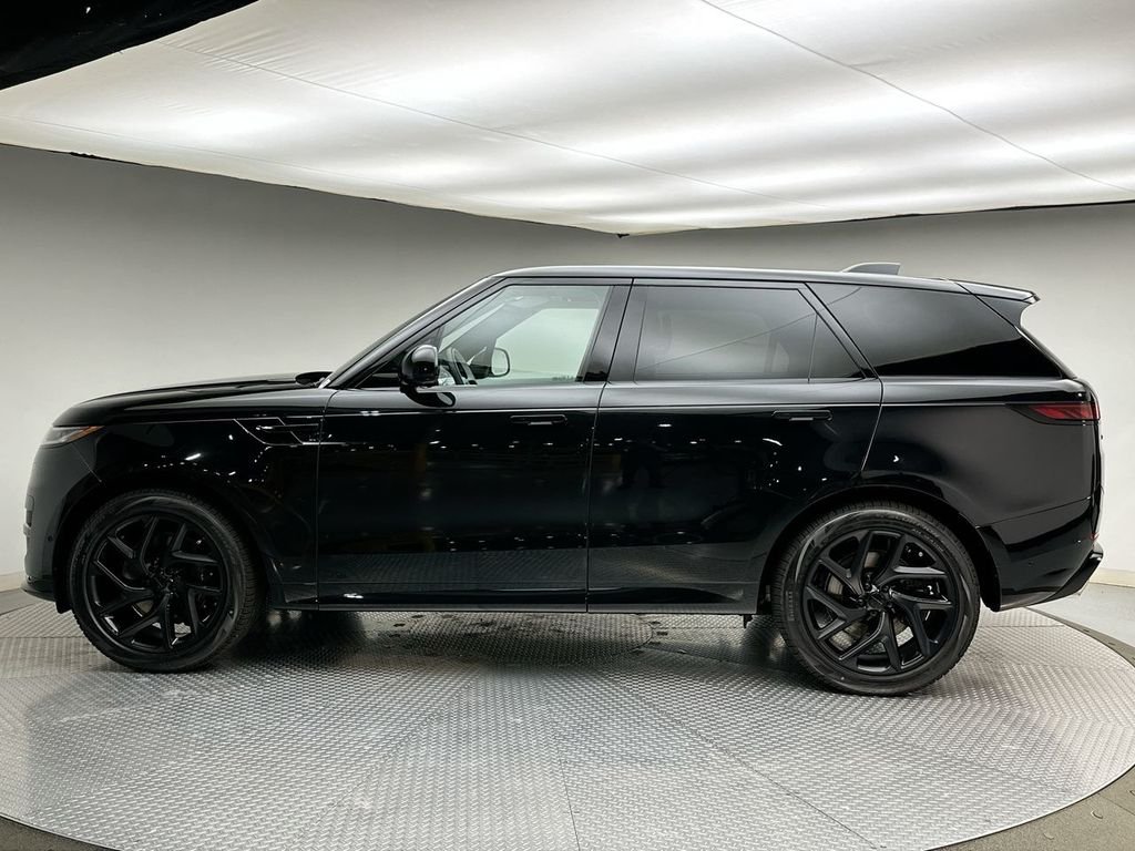 New 2026 Santorini Black Land Rover Dynamic SE image 10