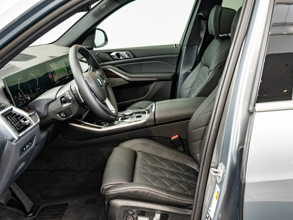 New 2026 Skyscraper Grey Metallic BMW xDrive40i image 23