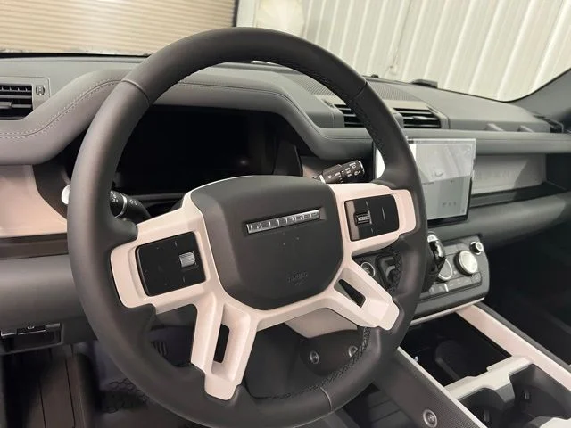 Used 2025 Tasman Blue Metallic Land Rover S image 12