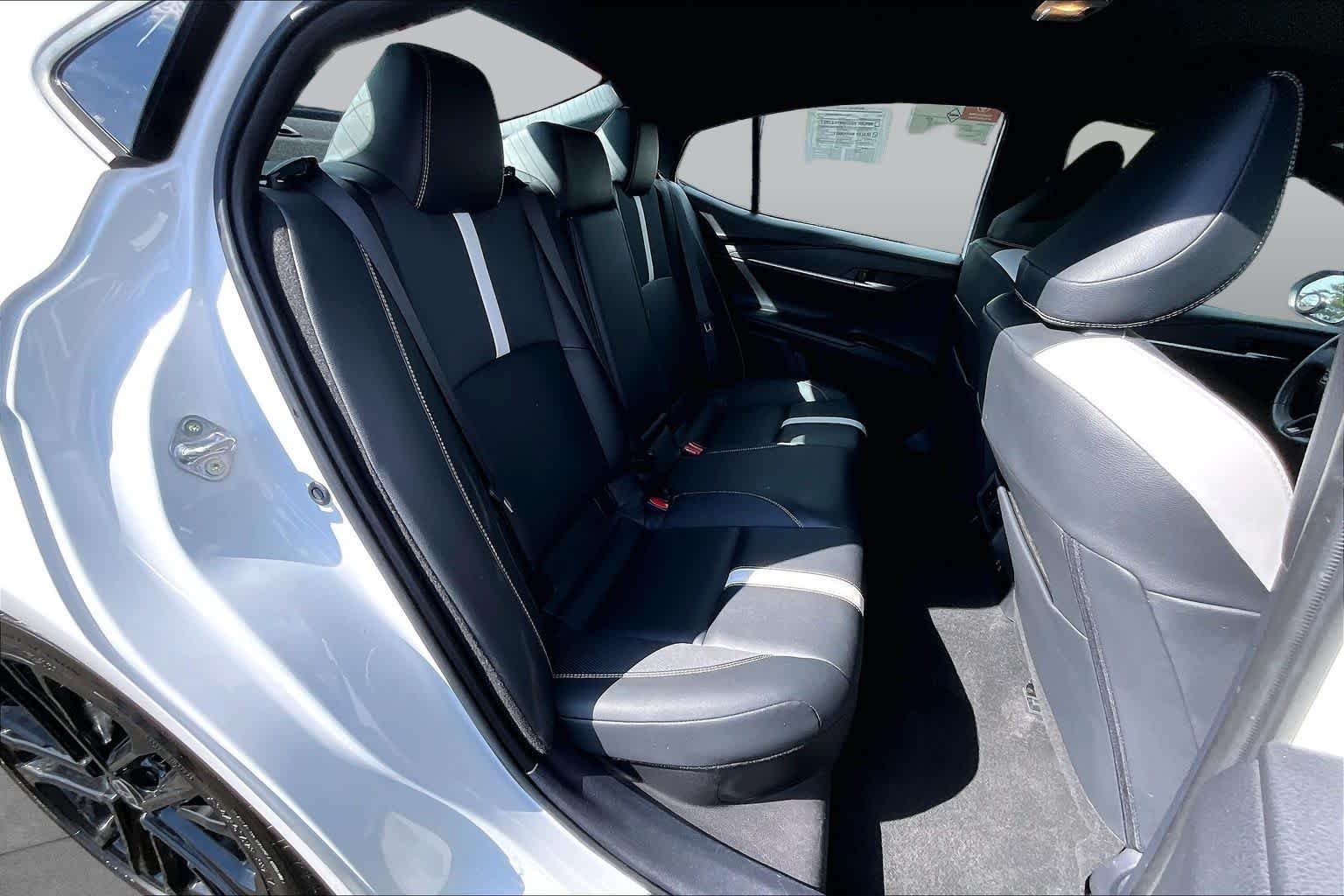 Used 2025 Ice Cap Toyota SE image 21