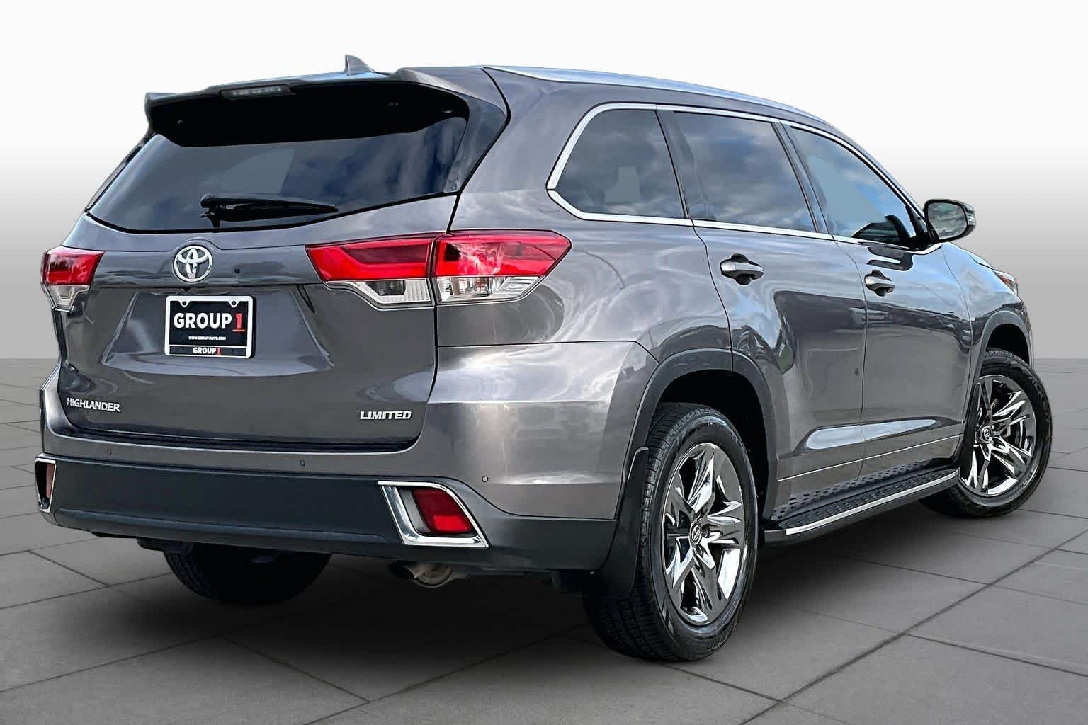Used 2019 Predawn Gray Mica Toyota Limited Platinum image 13