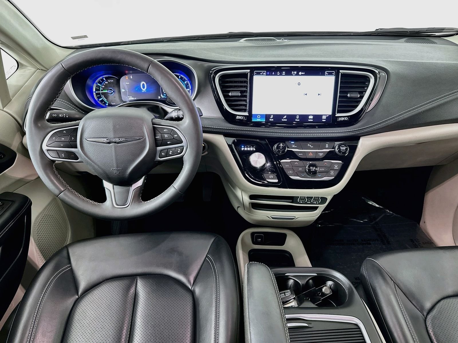 Used 2023 Silver Mist Clearcoat Chrysler Touring L image 22