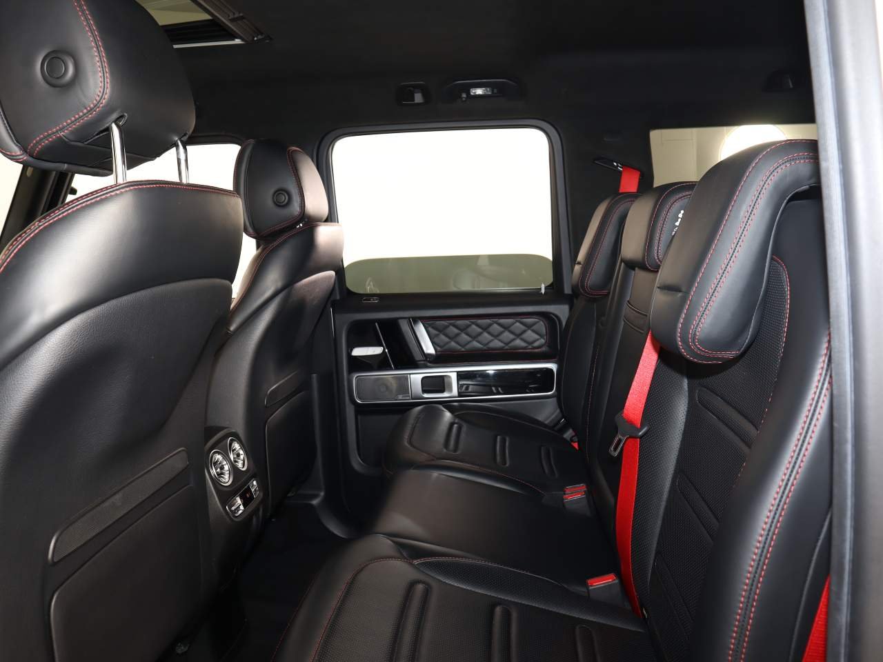 Used 2019 White Mercedes-Benz G 550 image 13
