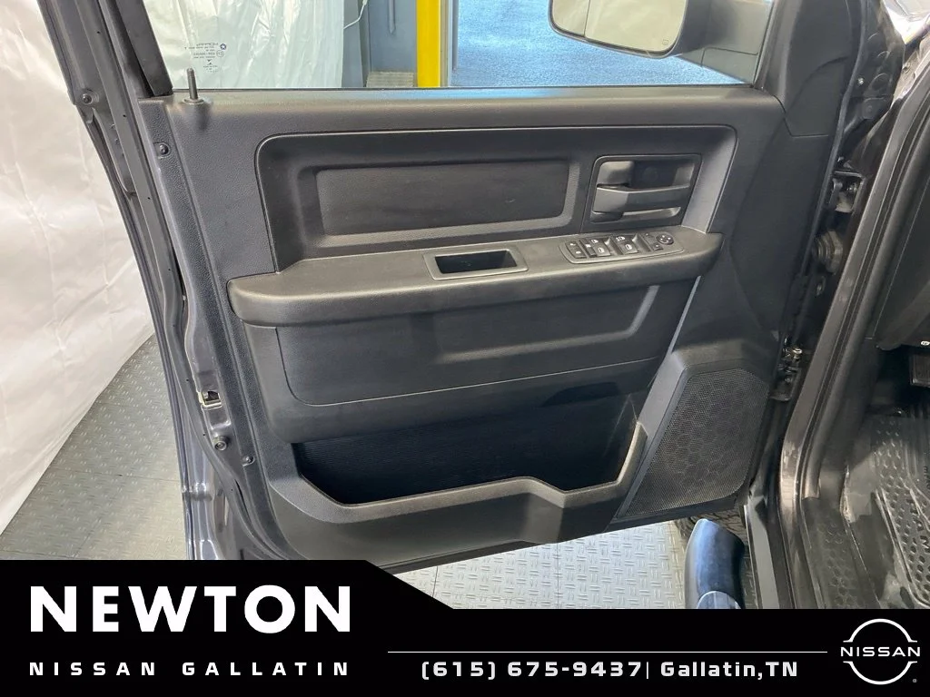 Used 2020 Crystal Metallic Ram Tradesman image 38