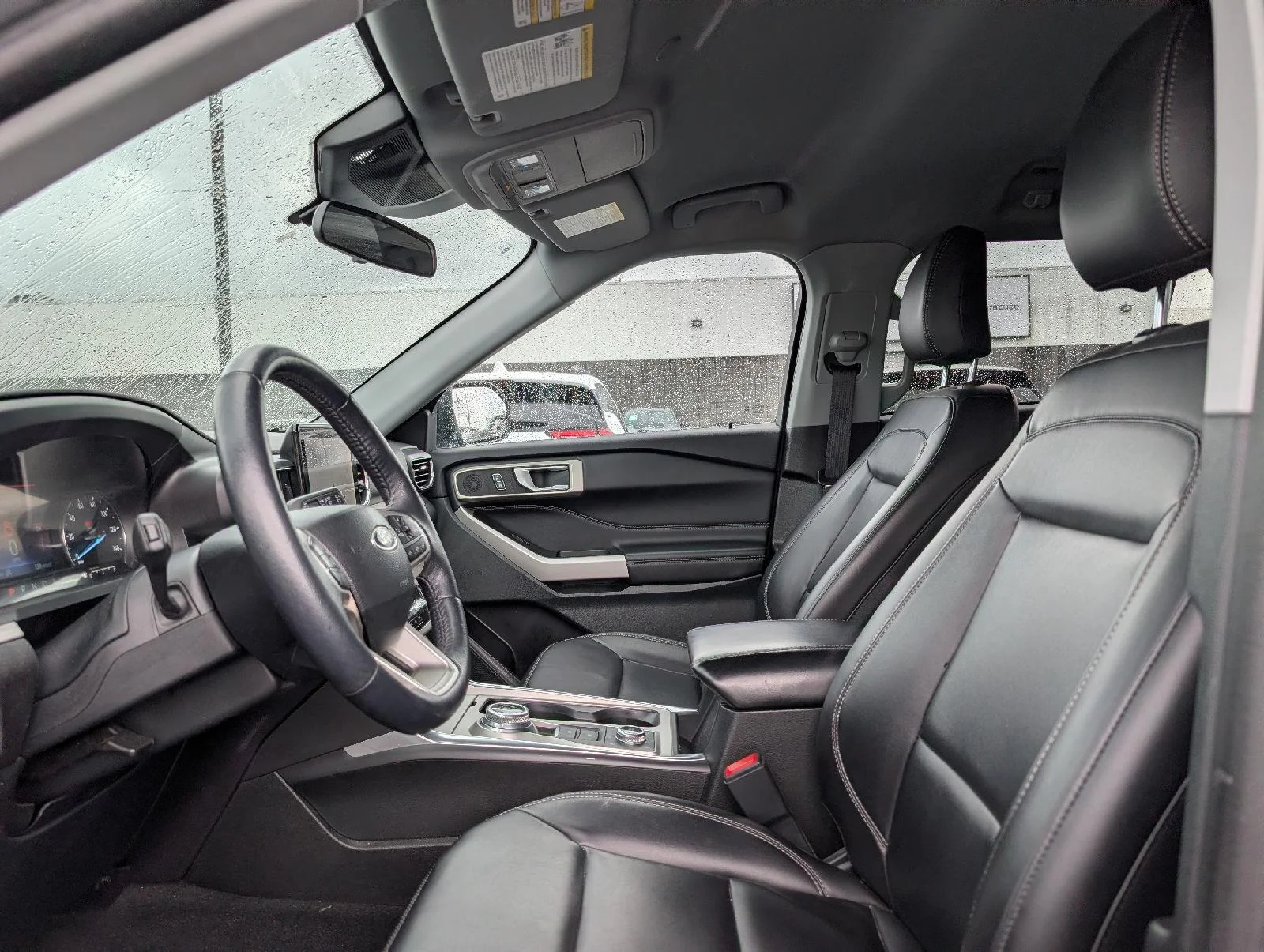 Used 2023 Iconic Silver Ford XLT image 12